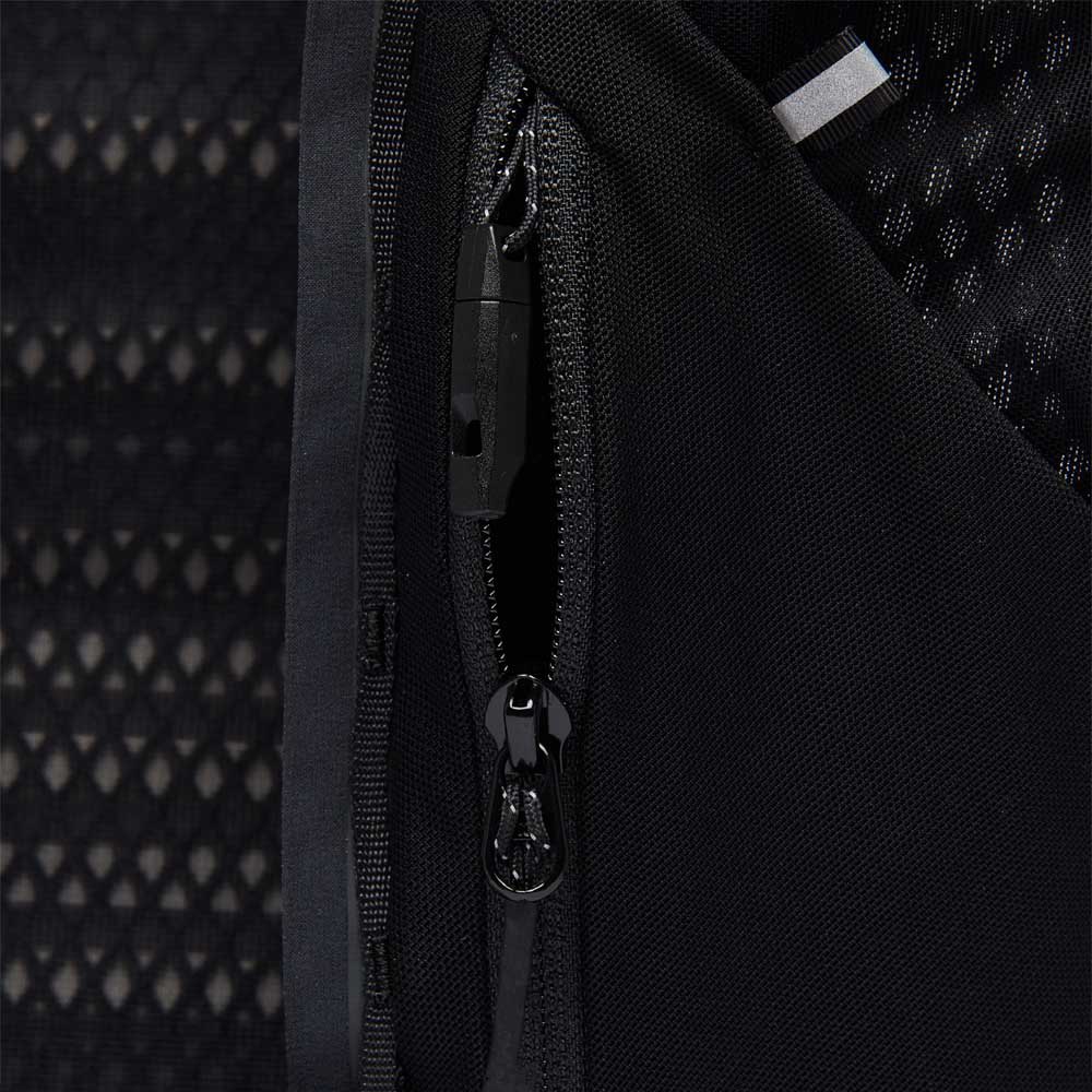 black-diamond-distance-22l-backpack (7).jpg